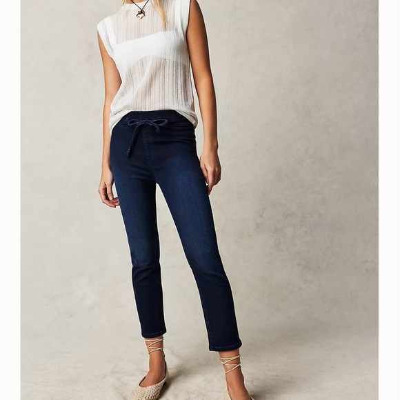 We The Free Free People Cropped Blue Jeans Denim Size Small - Picture 2 of 9